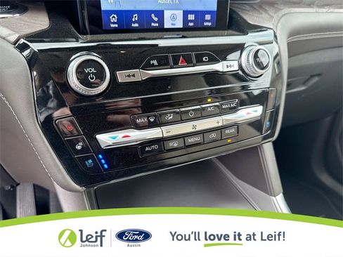 Used 2023 Ford Explorer Platinum w/ Technology Package image 21