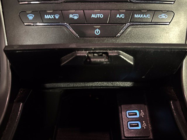 Used 2020 Ford Edge SE AWD/4WD image 35