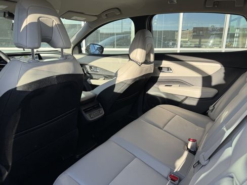 Used 2024 Nissan Ariya AWD image 38