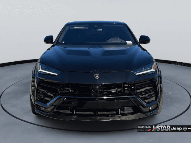 Used 2021 Lamborghini Urus AWD/4WD image 2
