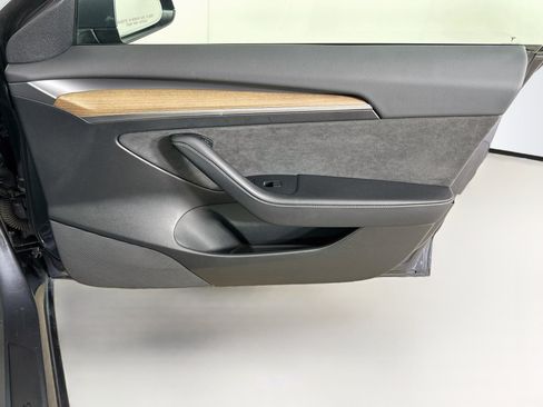 Used 2023 Tesla Model 3 Standard Range RWD image 33