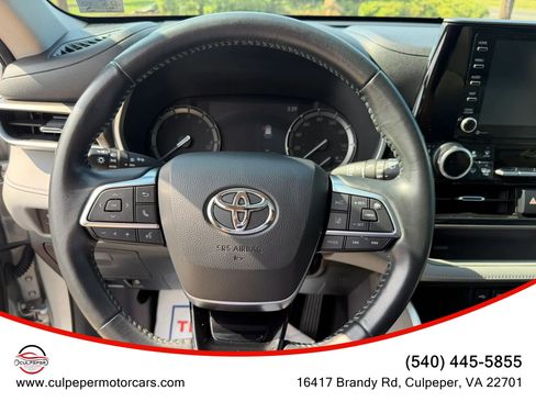 Used 2021 Toyota Highlander XLE FWD image 22