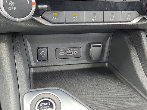 Used 2025 Nissan Sentra SV FWD image 28