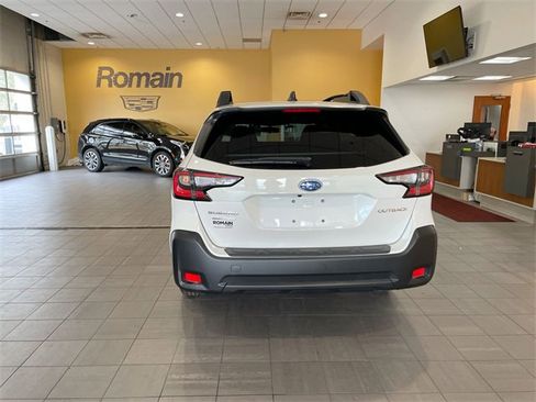 Certified 2025 Subaru Outback Premium image 4