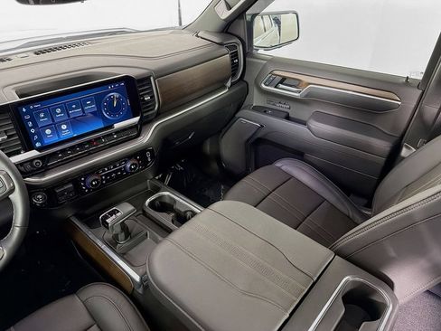 Used 2026 Chevrolet Silverado 1500 High Country AWD/4WD image 25