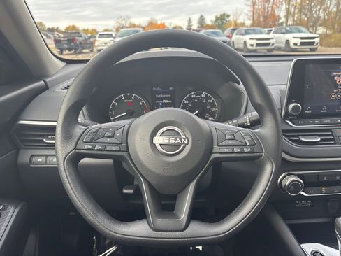 Used 2025 Nissan Altima 2.5 S image 20