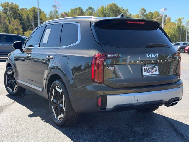 Used 2023 Kia Telluride S FWD image 3