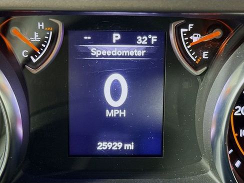 Used 2023 Jeep Gladiator Sport image 12