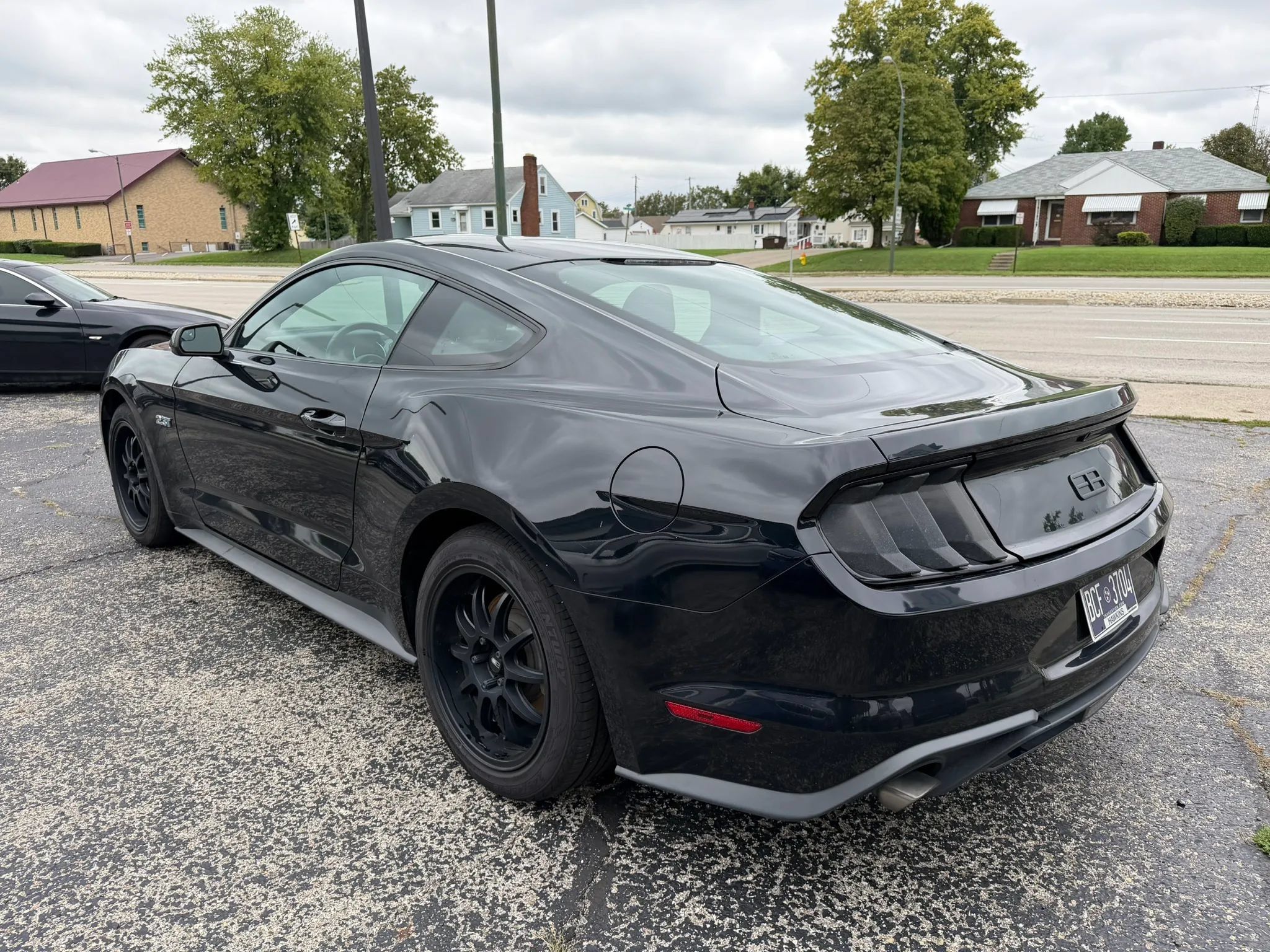 Used 2018 Ford Mustang Coupe RWD image 6