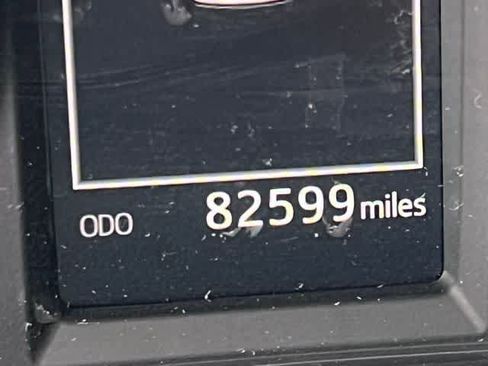 Used 2018 Toyota RAV4 XLE AWD/4WD image 4