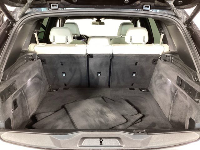 Used 2022 BMW X5 xDrive40i w/ Luxury Seating Package AWD/4WD image 29