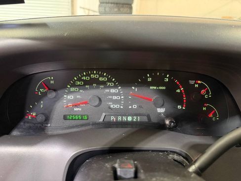 Used 2003 Ford F250 XLT AWD/4WD image 5