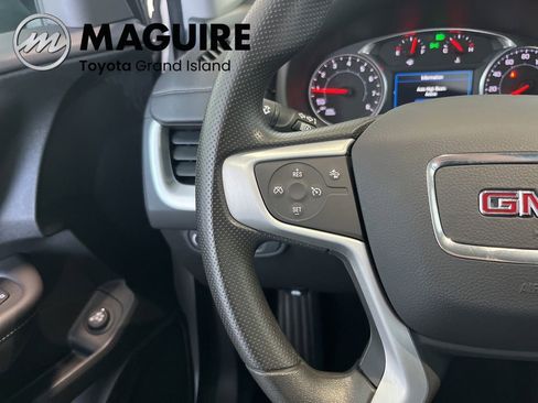 Used 2023 GMC Terrain SLE w/ Driver Convenience Package image 6