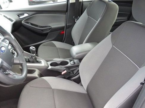 Used 2013 Ford Focus SE image 4