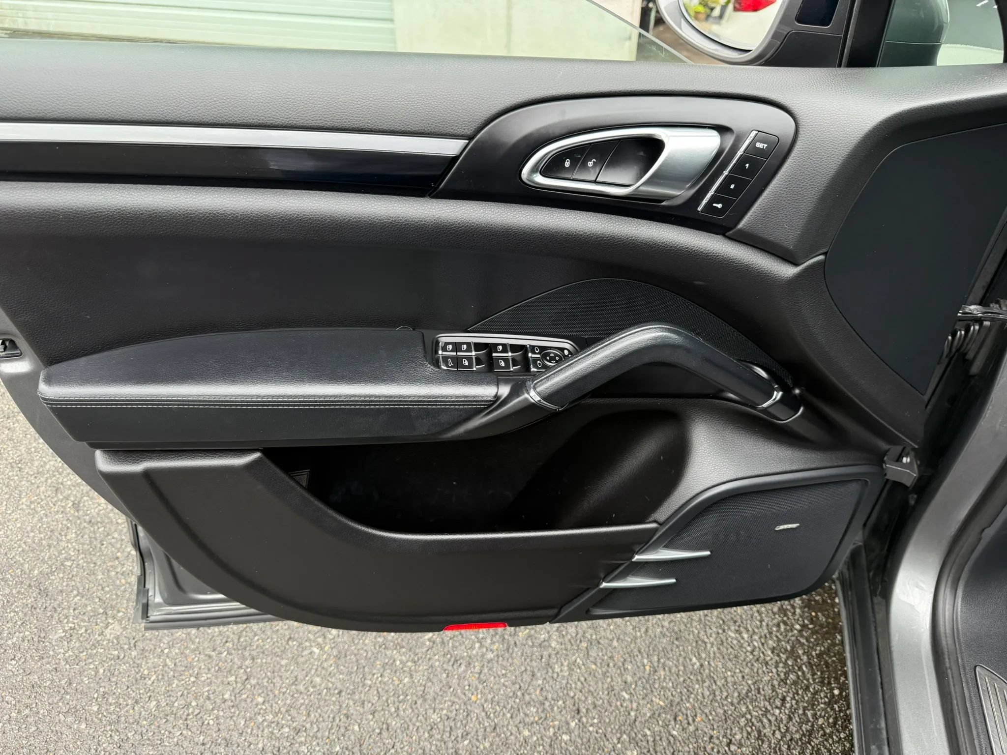 Used 2016 Porsche Cayenne AWD/4WD image 22