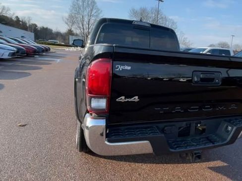 Certified 2023 Toyota Tacoma SR5 image 3