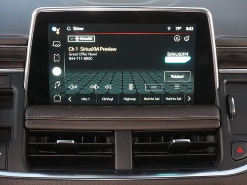 Used 2022 GMC Yukon SLT w/ SLT Premium Package image 14