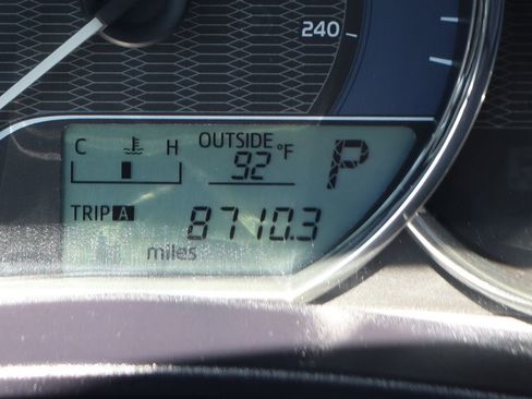 Used 2016 Toyota Corolla LE FWD image 21