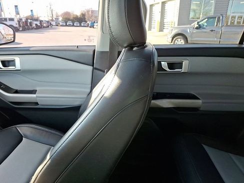 Certified 2022 Ford Explorer XLT w/ Equipment Group 202A image 18