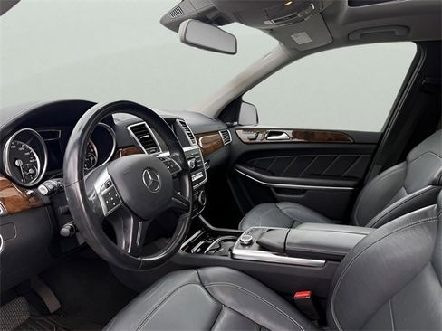Used 2014 Mercedes-Benz GL 450 4MATIC image 10