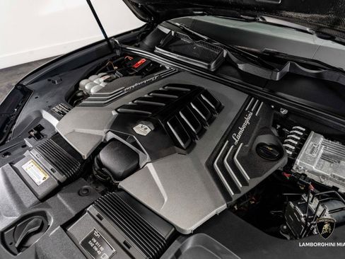 Used 2024 Lamborghini Urus S image 7