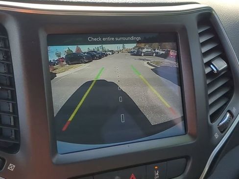 Used 2021 Jeep Cherokee Trailhawk w/ Premium Leather Package image 26