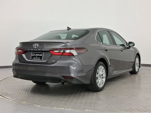 Used 2021 Toyota Camry LE image 9
