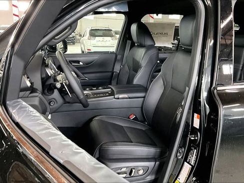 New 2026 Lexus LX 700h Luxury image 9