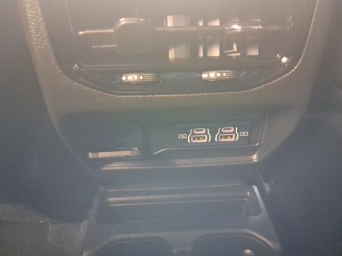 Used 2024 Jeep Grand Cherokee L Altitude RWD image 22
