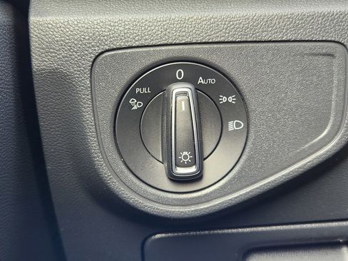 Used 2022 Volkswagen Atlas SE image 25