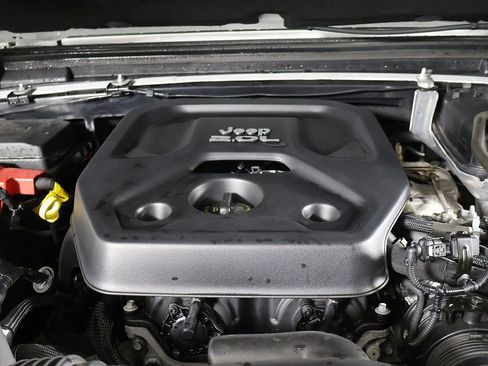 Used 2022 Jeep Wrangler Unlimited Rubicon 4xe w/ Cold Weather Group AWD/4WD image 24