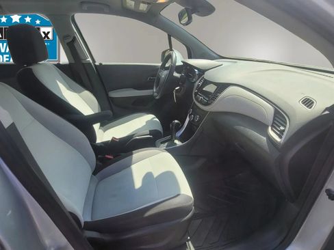 Used 2019 Chevrolet Trax LS FWD image 16