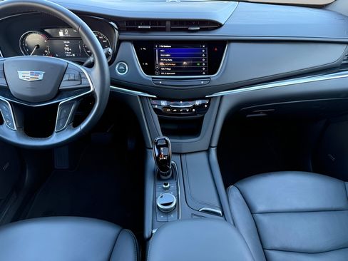 Certified 2025 Cadillac XT5 Premium Luxury image 11