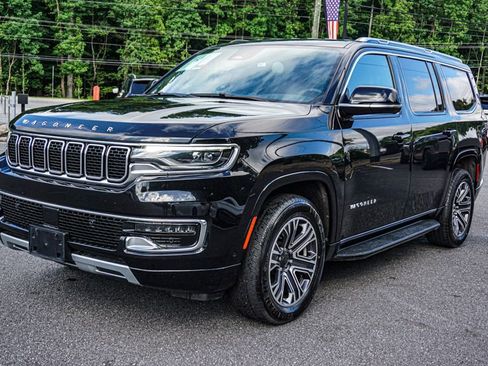 Used 2023 Jeep Wagoneer Series II image 2