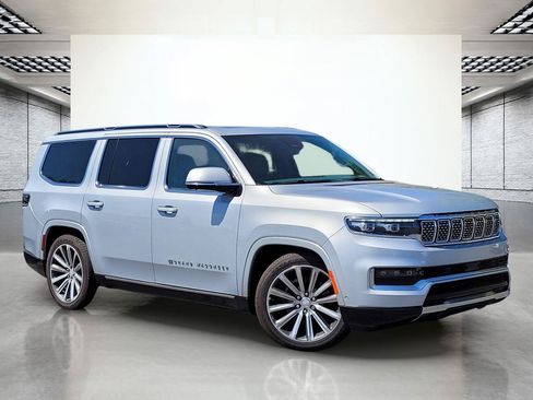 Used 2022 Jeep Grand Wagoneer Series II w/ Convenience Group III AWD/4WD image 2