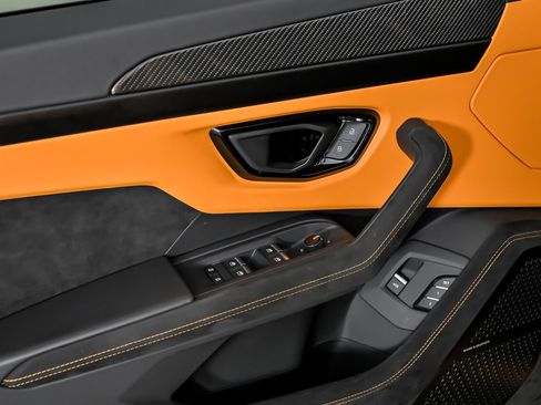 Used 2023 Lamborghini Urus S image 18