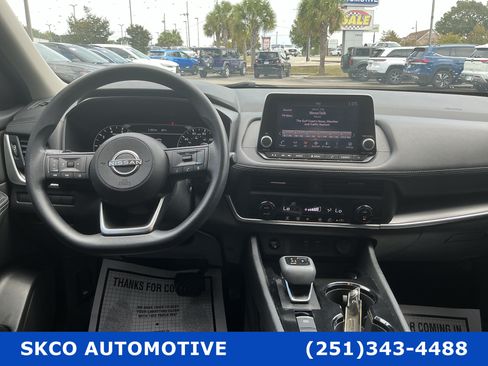 Used 2024 Nissan Rogue SV FWD image 15