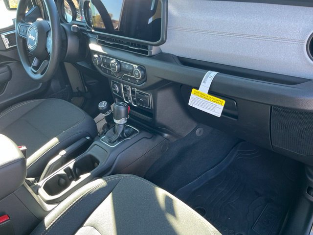 Certified 2026 Jeep Gladiator Sport AWD/4WD image 27