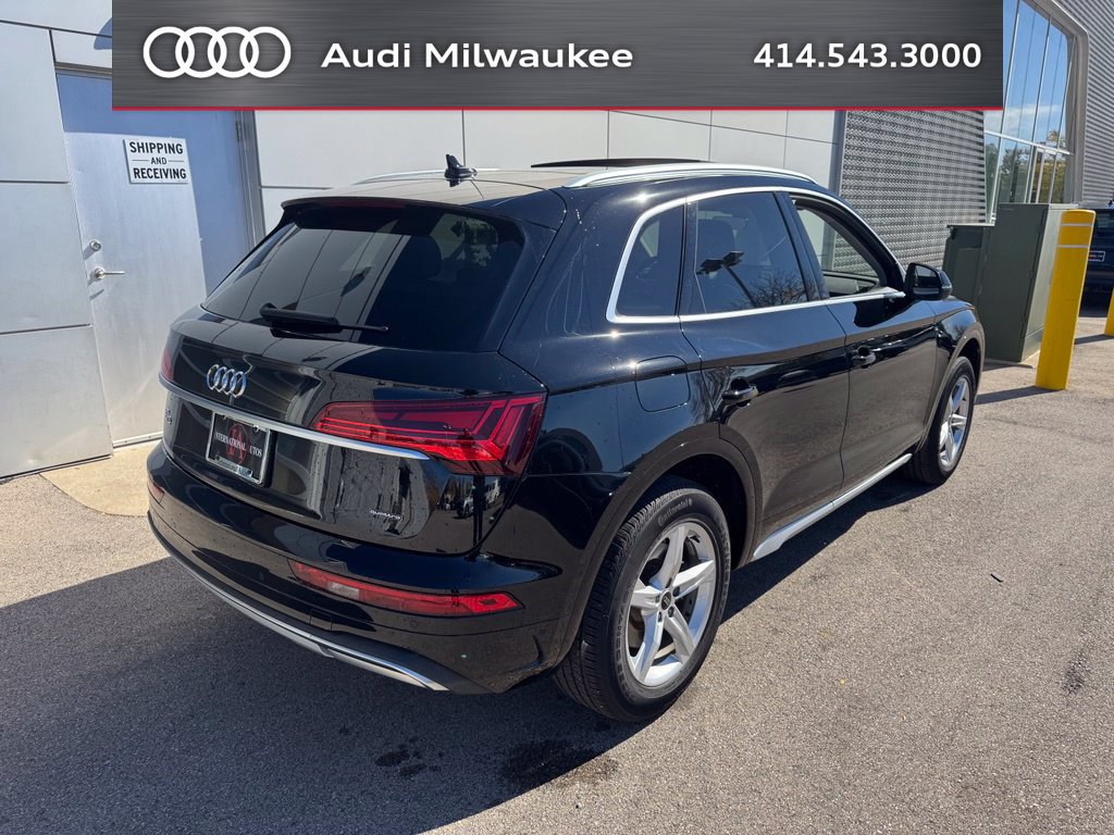Used 2021 Audi Q5 2.0T Premium w/ Convenience Package AWD/4WD image 3