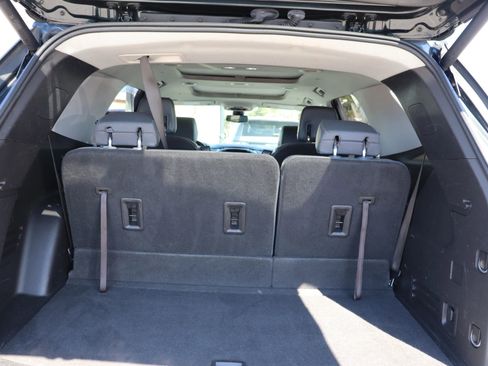 Used 2018 Chevrolet Traverse LT image 14