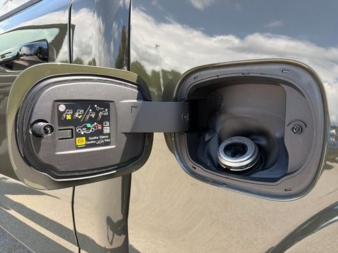 New 2027 RAM 1500 4x4 Crew Cab image 29