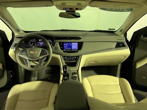 Used 2022 Cadillac XT5 Premium Luxury image 9