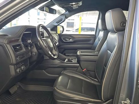 Used 2022 Chevrolet Suburban Premier RWD image 7