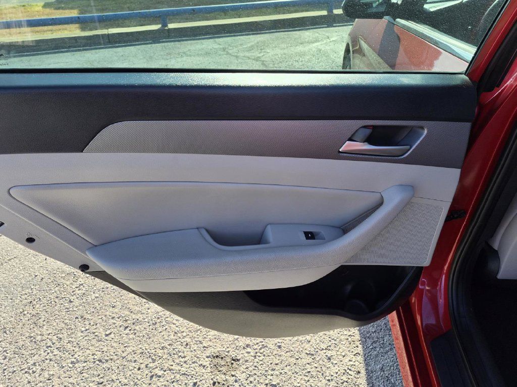 Used 2018 Hyundai Sonata SEL FWD image 13