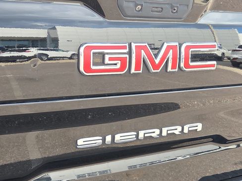 Used 2022 GMC Sierra 1500 SLT w/ SLT Premium Package AWD/4WD image 30