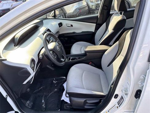 Used 2019 Toyota Prius L Eco image 14