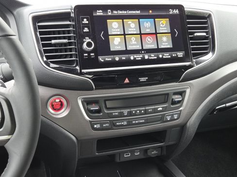Certified 2025 Honda Ridgeline Sport image 34
