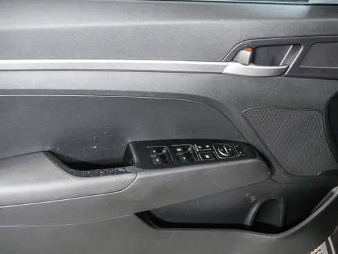 Used 2020 Hyundai Elantra SE w/ Cargo Package (C1) FWD image 6