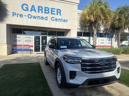 Certified 2025 Ford Explorer Active RWD image 2