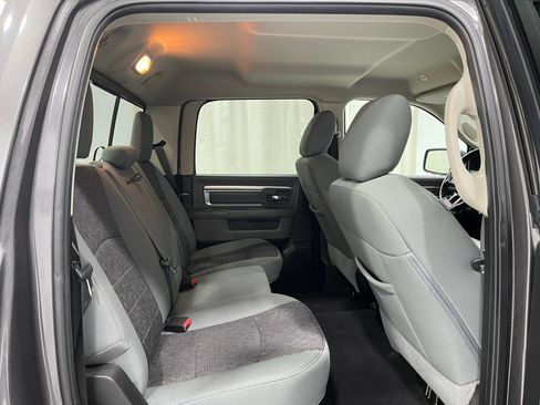 Used 2020 RAM 1500 Classic SLT w/ Luxury Group RWD image 30